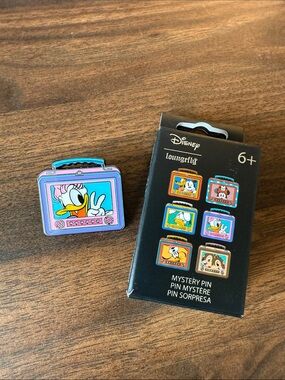 Disney Mickey Mouse & Friends Lunchbox Blind Box Enamel Pin- Daisy